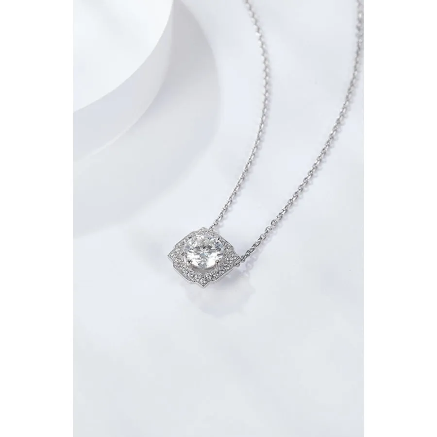 1 Carat Moissanite Flower Shape Pendant Chain Necklace