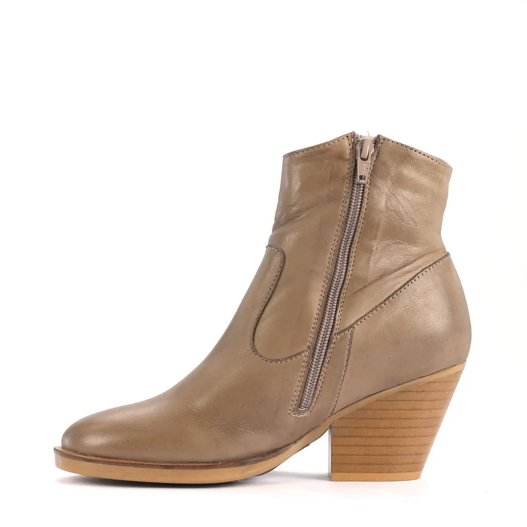 Vander Leather Ankle Boots